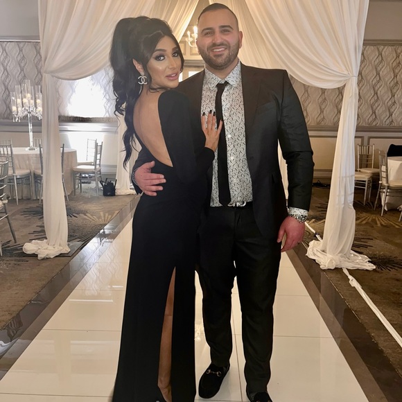 Selling a elegant gown from ABYSS by Abby. - Picture 6 of 6